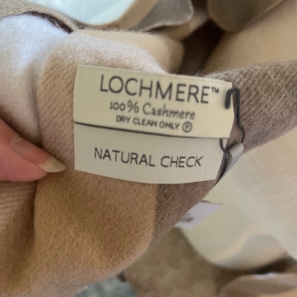 Autumnal Check NWT Cashmere fringed scarf neck warmer Lochmere - Picture 4 of 6